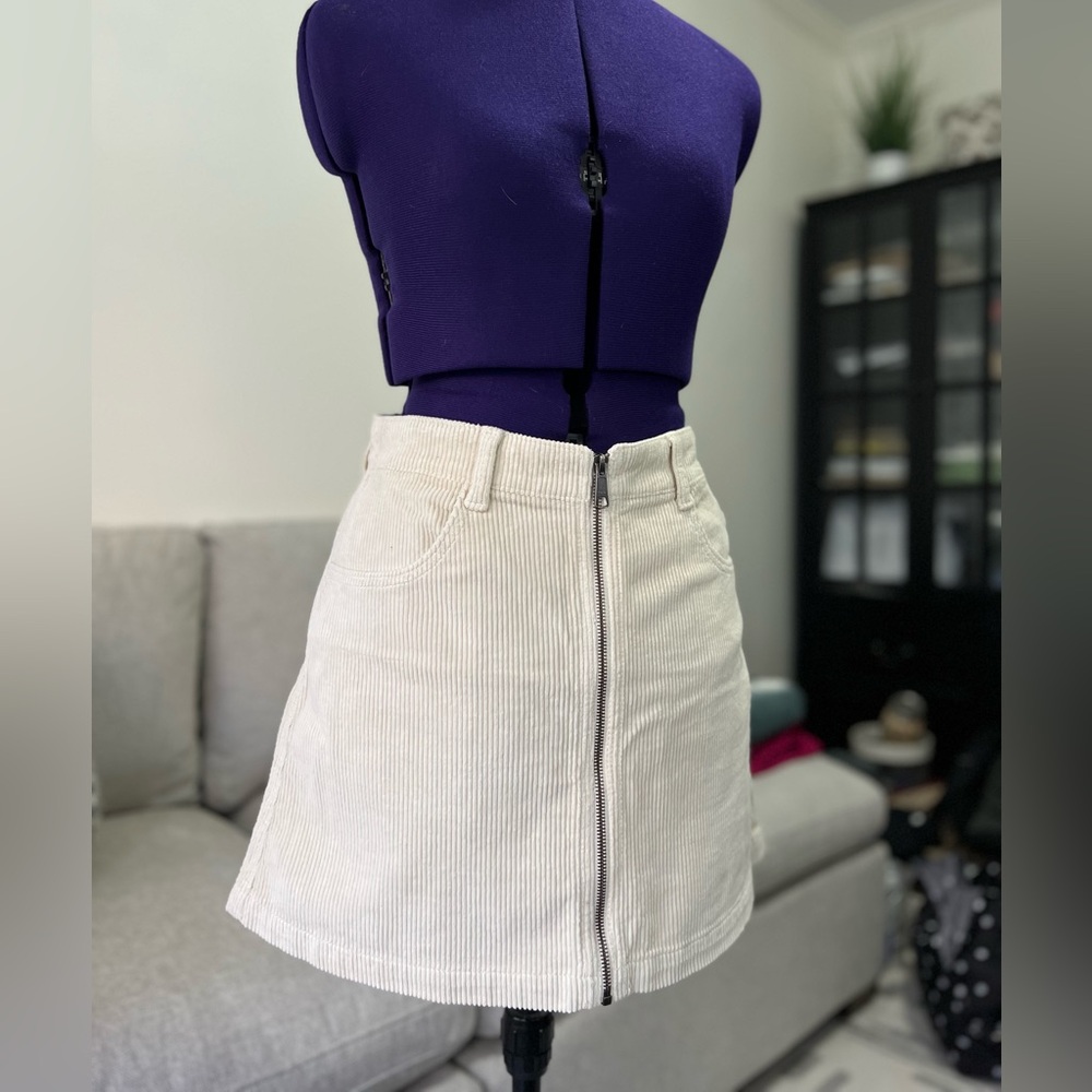 NWT: American Eagle Corduroy stretch mini skirt, size 10